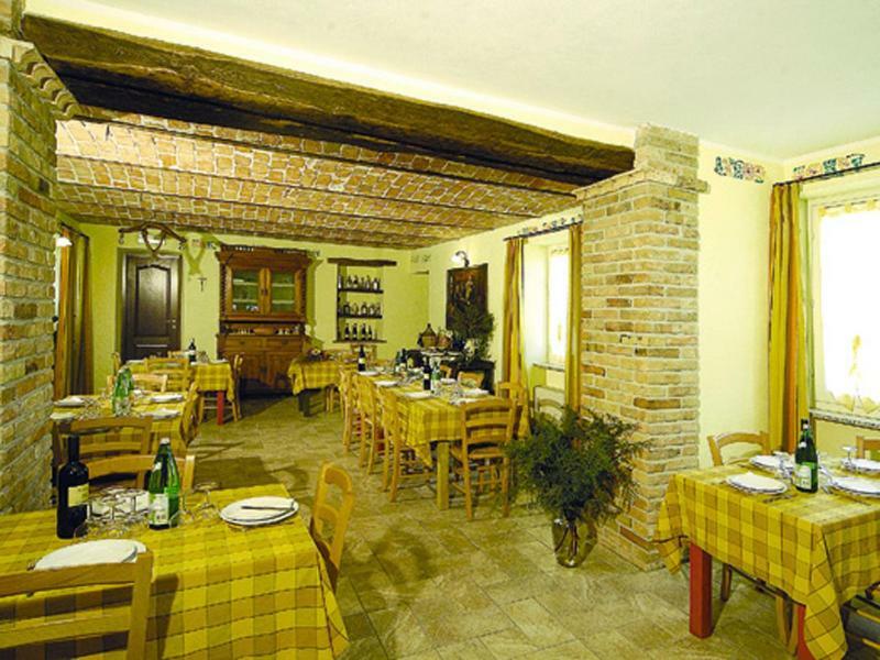 Agriturismo Cascina Anri Mango Exterior foto